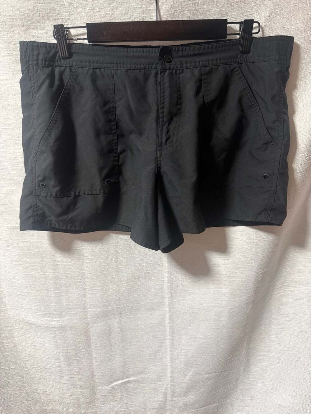 South Point Women's Black Utility Shorts